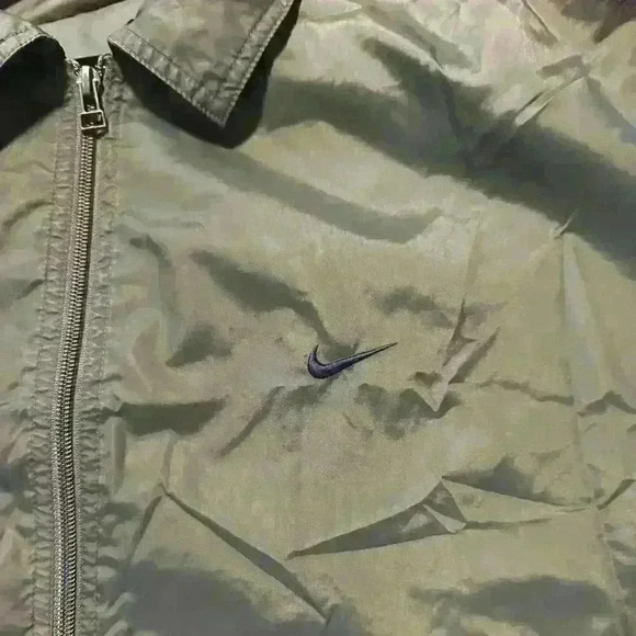 Vintage Nike windbreaker - Picture 2 of 3